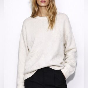 Vintage Cotton White Textured Knit Sweater( shoulder pads can be removed )